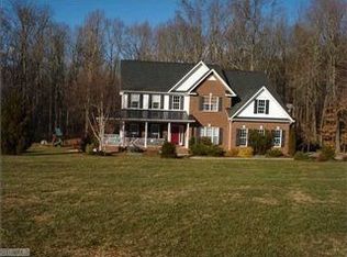 602 Blenheim Ct, Oak Ridge, NC 27310