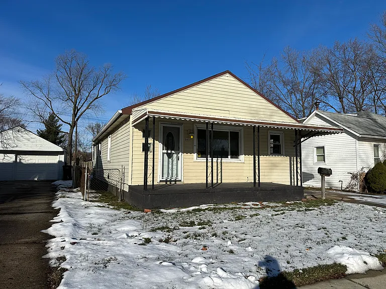 18461 Beechwood St — Photo 23