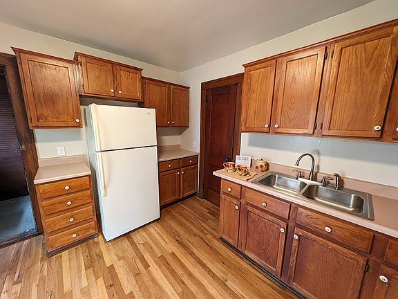3rd image of 7 Old State Rd APT 2