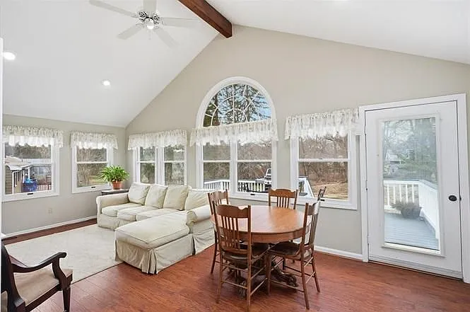 223 Edgewater Dr — Photo 12