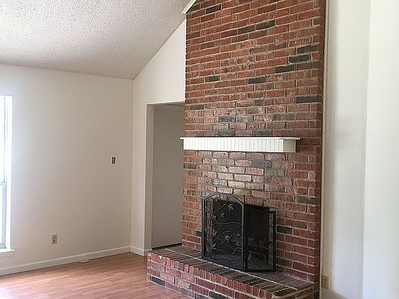 3rd image of 2021 Ashley Dr