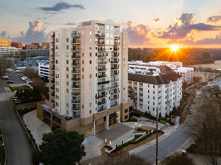 Wesley Townsend Apartments at Buckhead — Photo 37