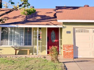 209 Grant Ct, Manteca, CA 95336