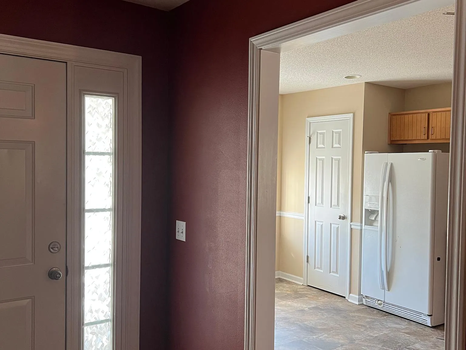 221 Primrose Dr — Photo 2