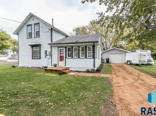 630 N Hill St, Salem, SD 57058