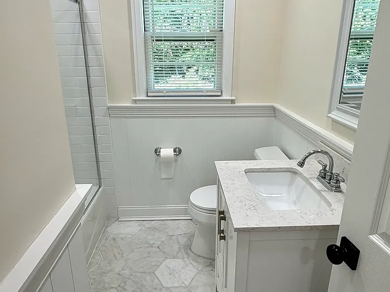 511 Roxbury Rd — Photo 9