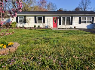 1704 Nandina Dr, Knoxville, TN 37912