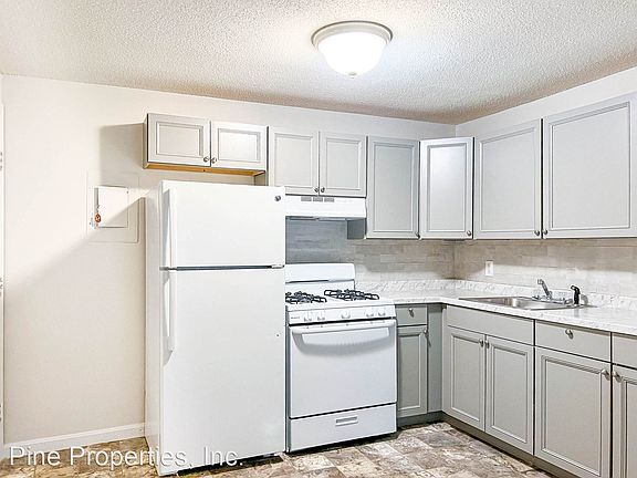 5th image of 199 Aiken Ave APT 16