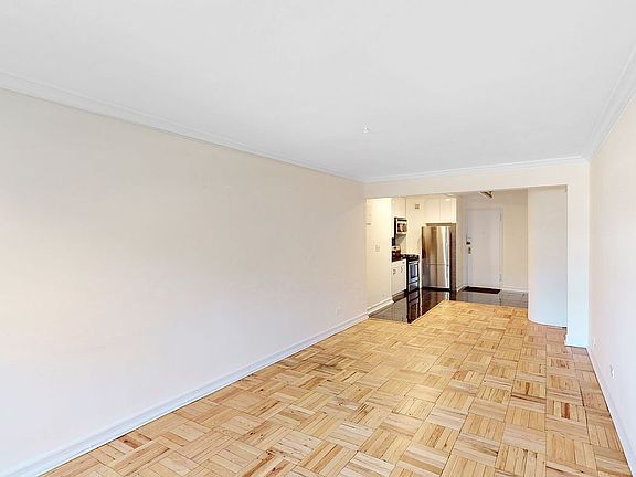 4th image of 48-21 40th St #1C