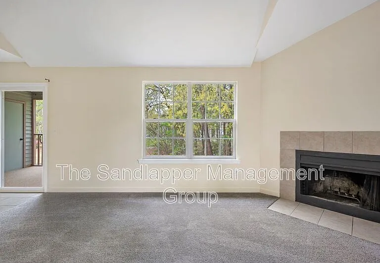 7955 Timbercreek Ln #H — Photo 3
