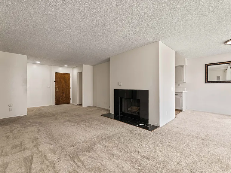1340 S Beverly Glen Blvd #202 — Photo 1