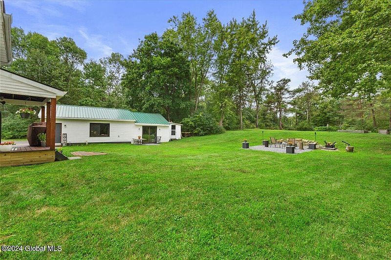 3rd image of 1124 Ballston Lake Road