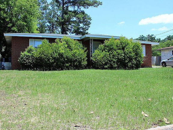 2nd image of 813 Hillside Dr