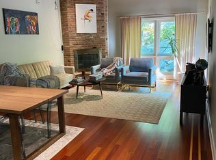 90 Ledgebrook Dr, Norwalk, CT 06854