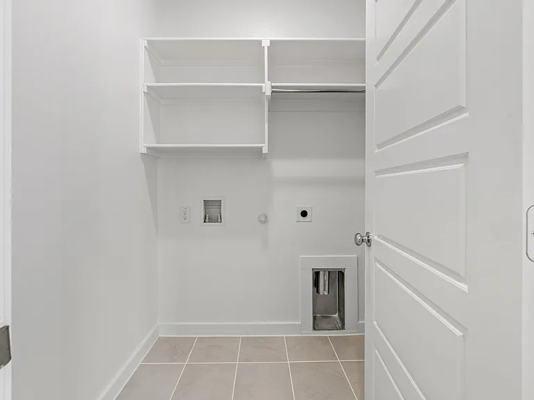 106 Travine Dr — Photo 15