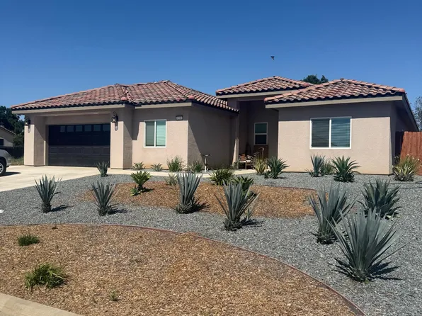 8390 Lake Shore Dr, Chowchilla, CA 93610
