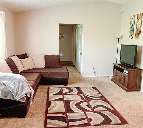 3rd image of 7205 Villa Tulipan NE