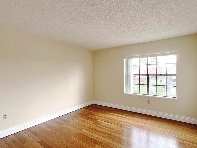 2712 Tally Ho Ave #2714 — Photo 7