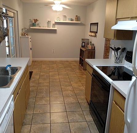 3rd image of 111 Kendale Dr