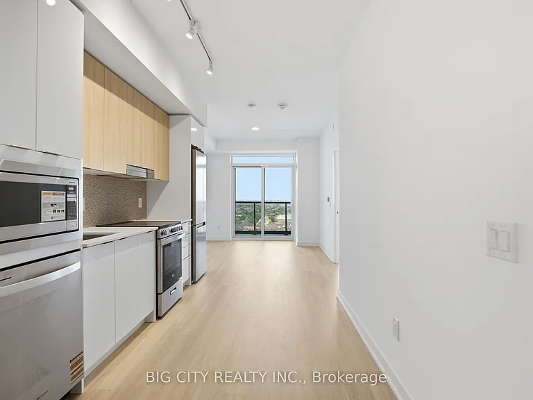 5105 Hurontario St #1401 — Photo 7