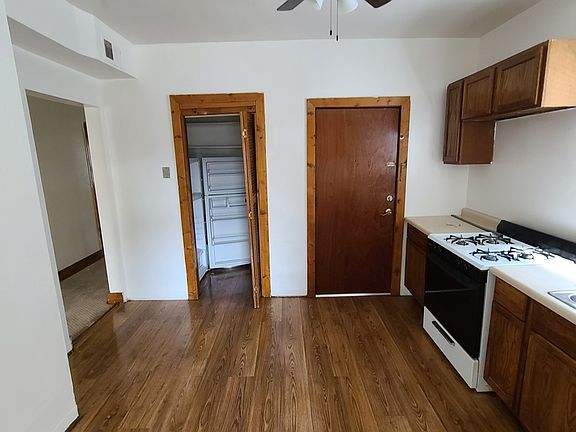 4th image of 8021 S Phillips Ave #3