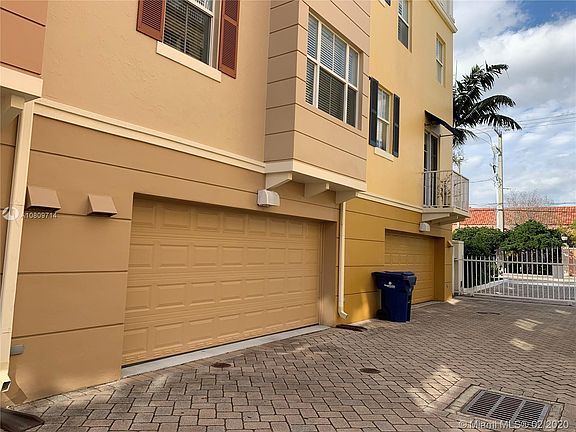 3rd image of 548 NE 7th Ave #1