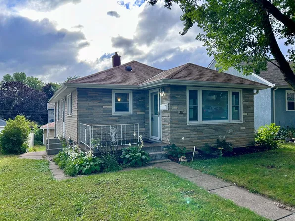 212 11th Ave N, South Saint Paul, MN 55075