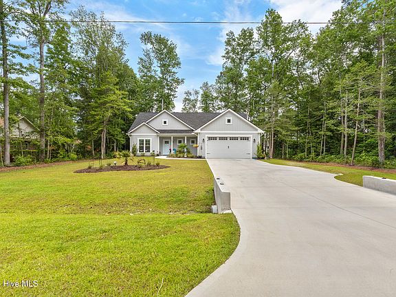 3rd image of 29 Pinewood Drive