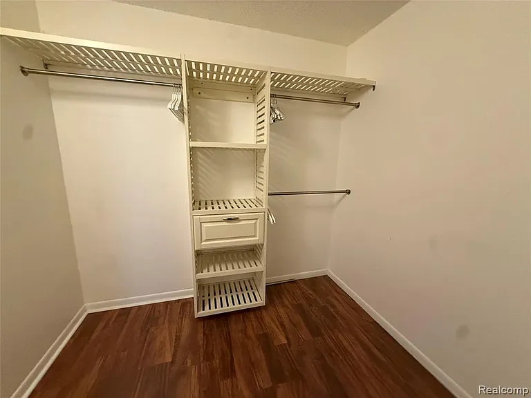411 S Old Woodward Ave #913 — Photo 6