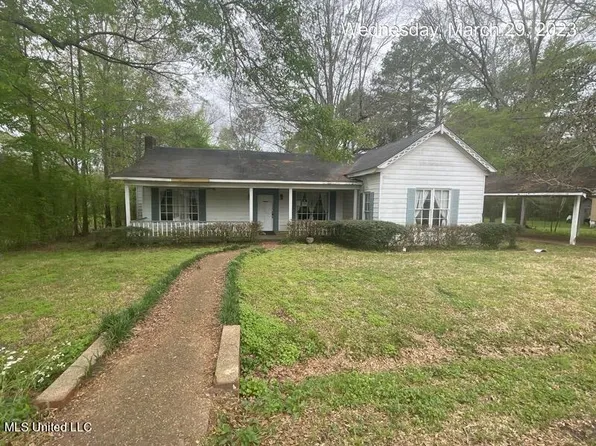 111 W Claiborne St, Terry, MS 39170
