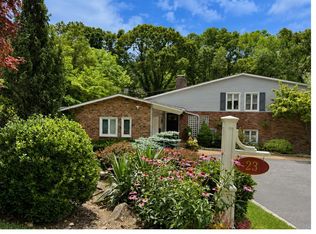 23 Highwood Road, East Norwich, NY 11732