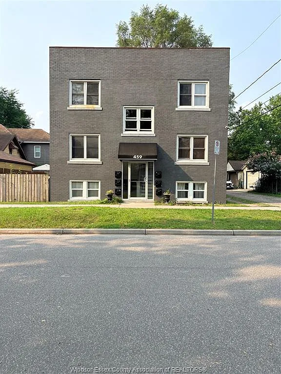 1 bed, $1,200 — Photo 1