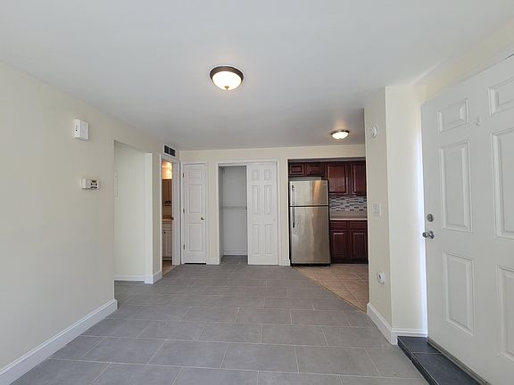2nd image of 23 Fillmore Pl #B