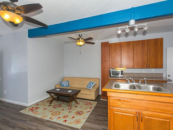 kitchen/living room