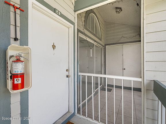 4th image of 4610 Lake Waterford Way APT 4-101