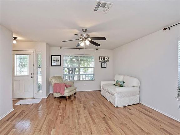 5th image of 601 Cherry Creek Dr #21