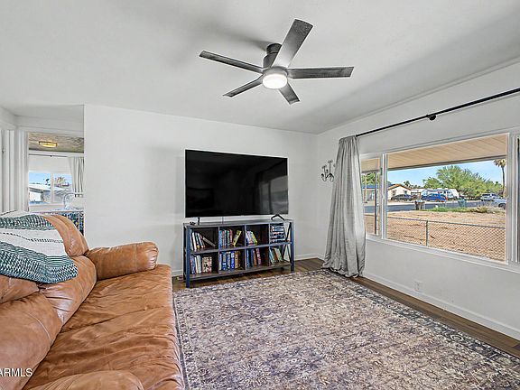 5th image of 119 N 88TH Way