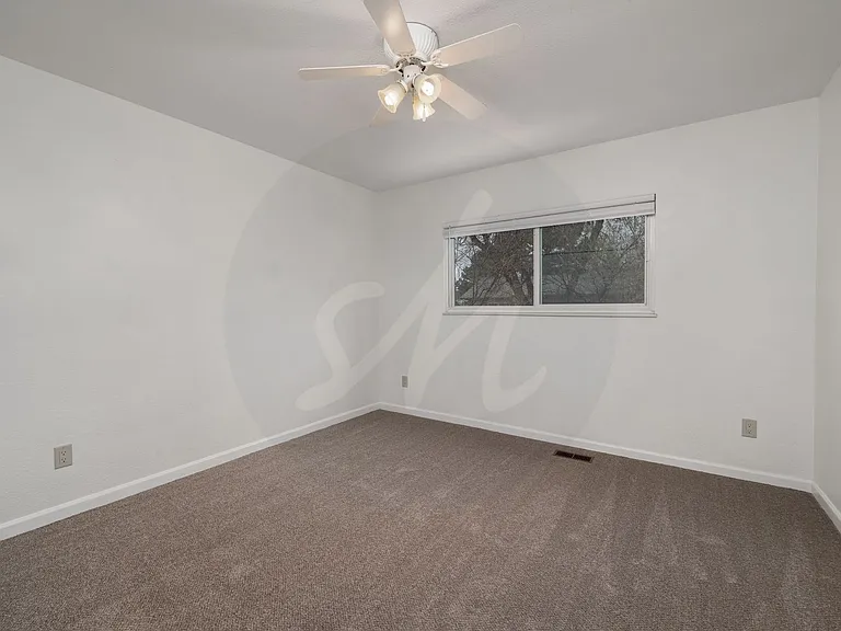 2630 Maroon Bells Ave — Photo 9