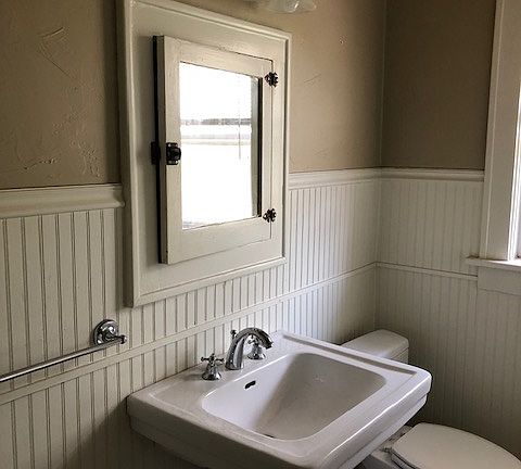 4th image of 129 NW 30th St APT 2