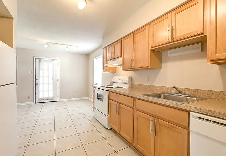 4220 Belvedere St #3 — Photo 12