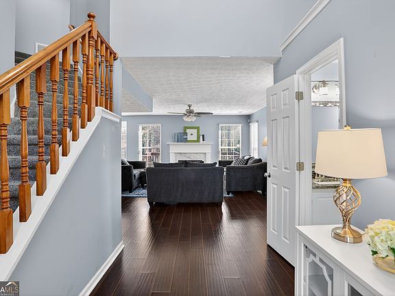 2nd image of 3902 Market St