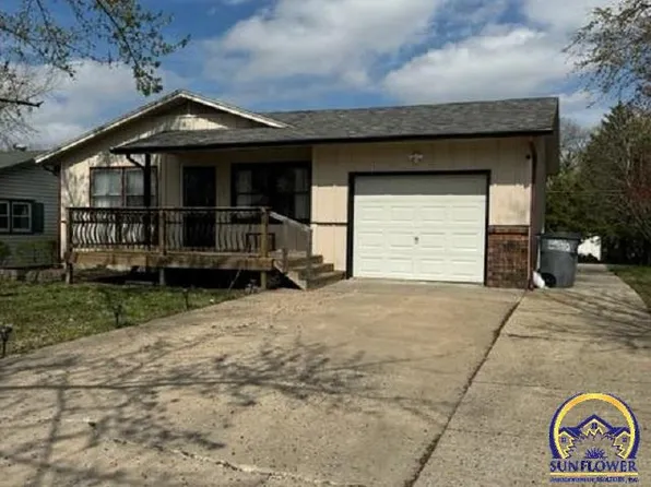 1408 Goura Pl, Emporia, KS 66801