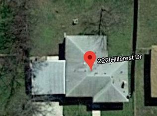 222 Hillcrest Dr, Nocona, TX 76255