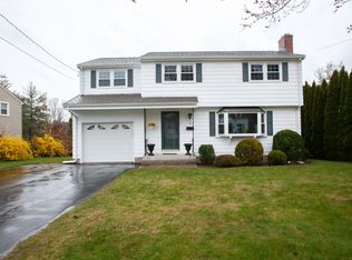 18 Overbrook Rd, West Hartford, CT 06107