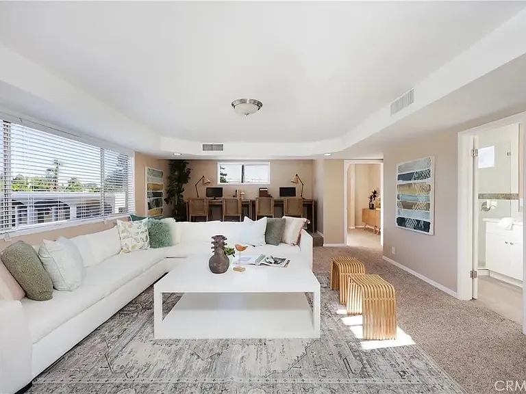 9844 Pangborn Ave — Photo 34