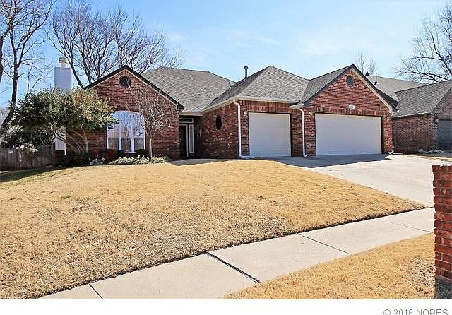 1st image of 2101 S Dogwood Pl