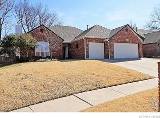2101 S Dogwood Pl, Broken Arrow, OK 74012