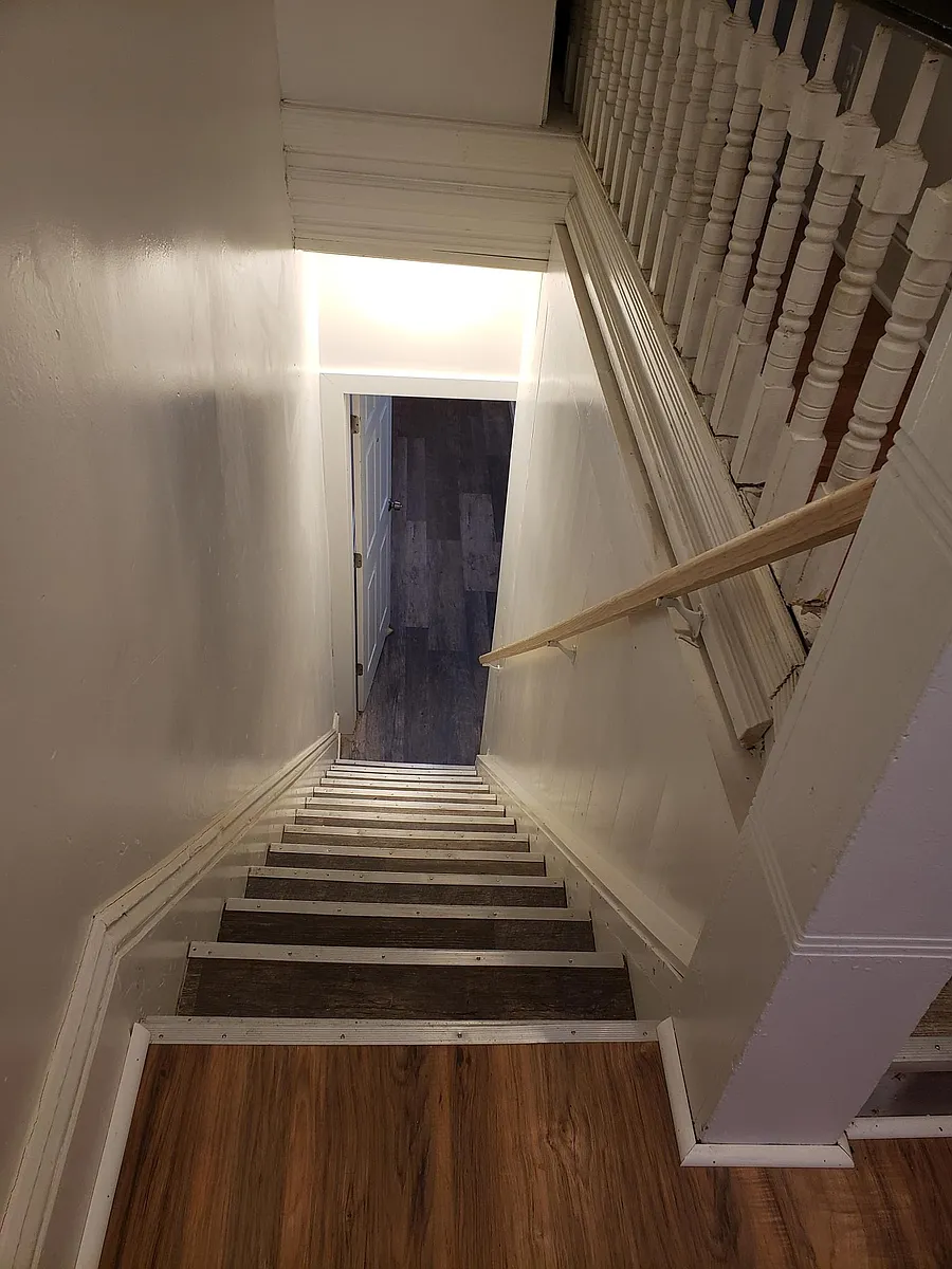 Building Photo - 144 W Hanover St #2