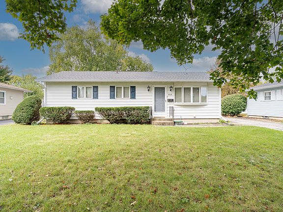 2nd image of 815 Pearson Dr