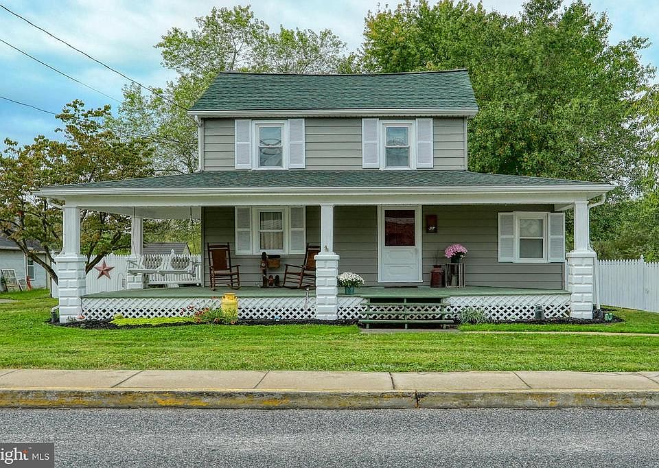 1st image of 38 Main St